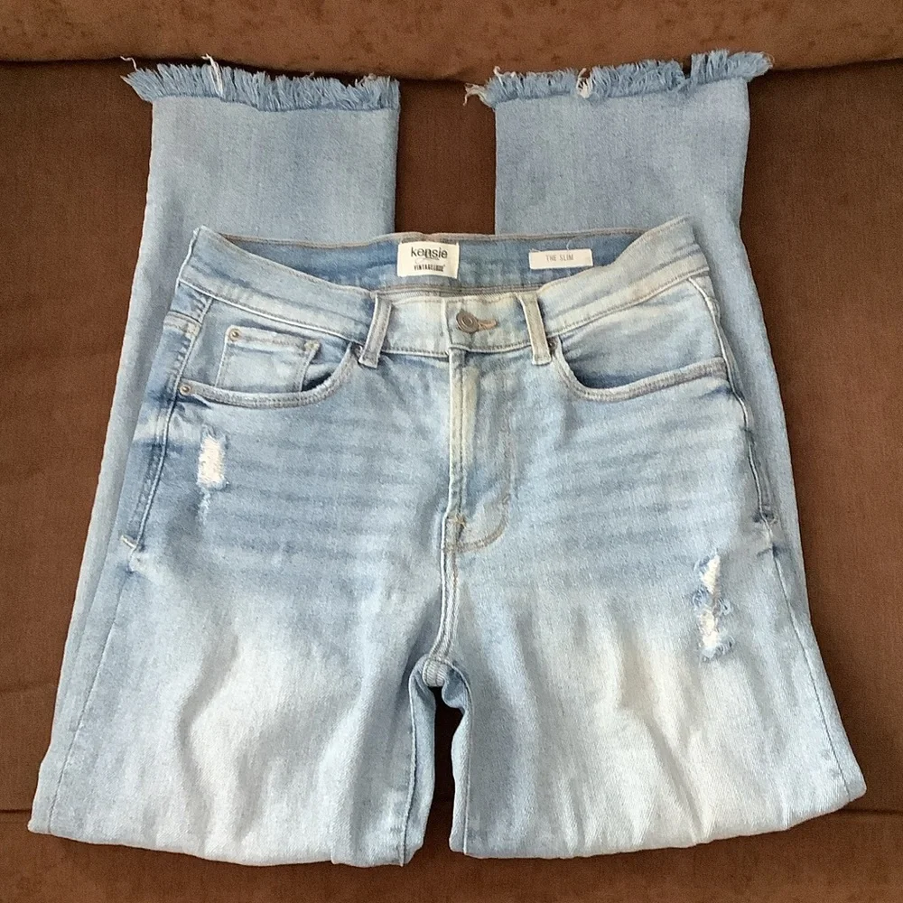 Kensie Vintageluxe Jeans with Distressed Hem - Picture 2 of 5